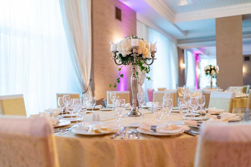 https://honeypot0.s3.amazonaws.com/1699725732951-gallery-galerie_atheneum-ballroom160-03-37.jpg