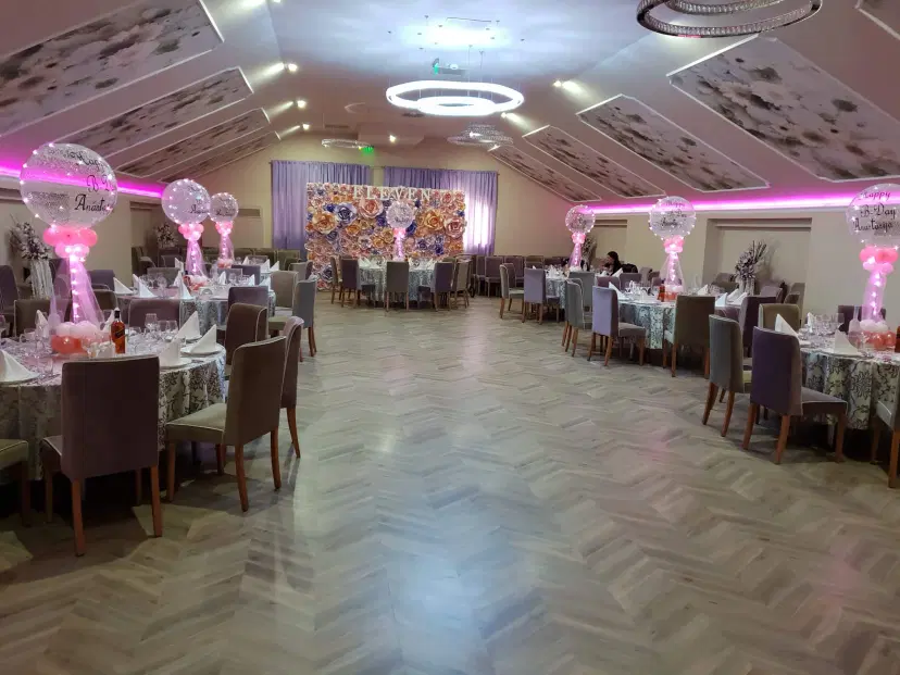 https://honeypot0.s3.amazonaws.com/1700894807373-gallery-RESTAURANT%20ELEVEN%20%283%29.webp
