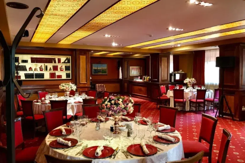 https://honeypot0.s3.amazonaws.com/1701066129082-gallery-BELLAGIO%20VILLA%20%285%29.webp
