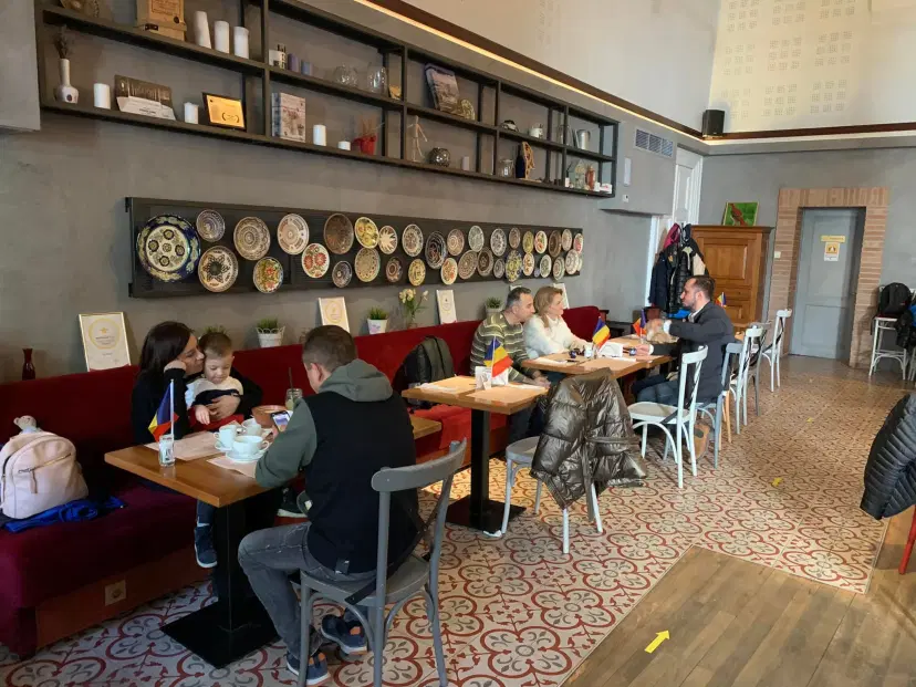 https://honeypot0.s3.amazonaws.com/1703245857879-gallery-RESTAURANT%20LA%20MAMA%20%281%29.webp